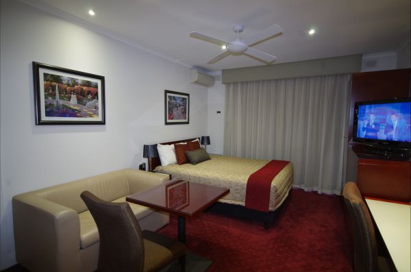 Ensenada Motor Inn And Suites - Accommodation Cooktown